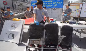 Định vị đuôi máy bay AirAsia, nơi chứa hộp đen