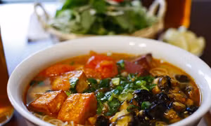 Bún ốc đầu xuân