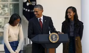 Ông Obama “tếu táo” trong lễ xá tội gà tây