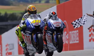 MotoGP 2015: Cuộc chiến của những “gà” nhà