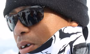Tiger Woods bị camera 'xơi tái' răng cửa