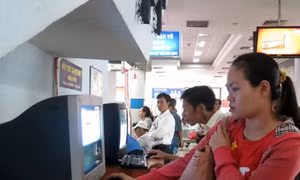 "Nhẹ nhàng" ngày đầu đặt mua vé tàu Tết qua mạng 