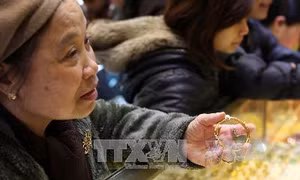 Đầu tuần, giá vàng giảm nhẹ 
