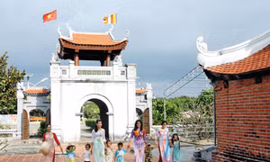 Lễ chùa đầu năm giữa quần đảo Trường Sa