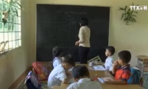 Lớp học hai trong một tại Bình Phước