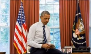 Ông Obama lần đầu tiên 'tweet', triệu người 'theo' 