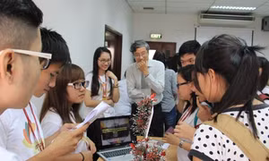 Sinh viên sôi nổi tìm hiểu về AEC