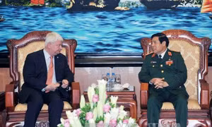 Phó TTK LHQ hội kiến Bộ trưởng Quốc phòng Phùng Quang Thanh 