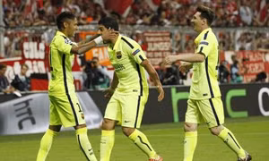 Vấp ngã tại Allianz Arena, Barca vẫn vào chung kết