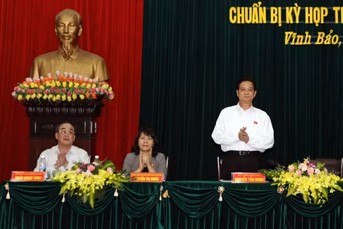 Thủ tướng Nguyễn Tấn Dũng tiếp xúc cử tri Hải Phòng ảnh 1
