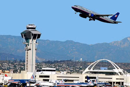 Bắt nghi can đánh bom sân bay Los Angeles ảnh 1