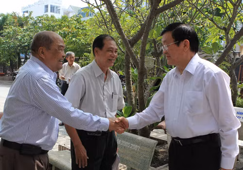 Chủ tịch nước Trương Tấn Sang tiếp xúc cử tri TP Hồ Chí Minh ảnh 1