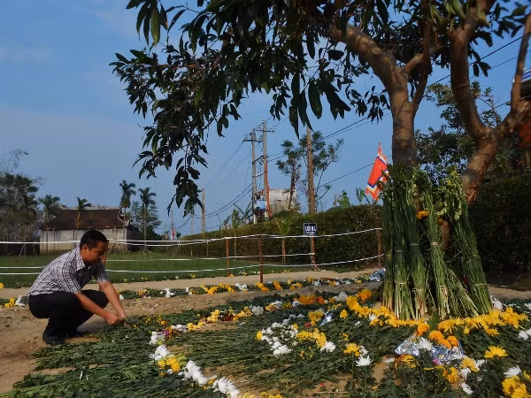 “Xa mấy con cũng về viếng Người” ảnh 1
