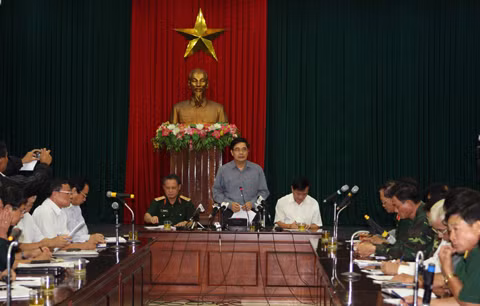 Sơ tán gần 8 vạn dân trước khi bão đổ bộ ảnh 1