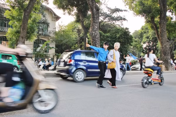 Những chiếc áo xanh gửi lời tri ân Người ảnh 6