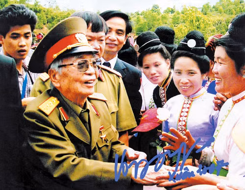 Đại tướng thăm chiến trường xưa ảnh 5