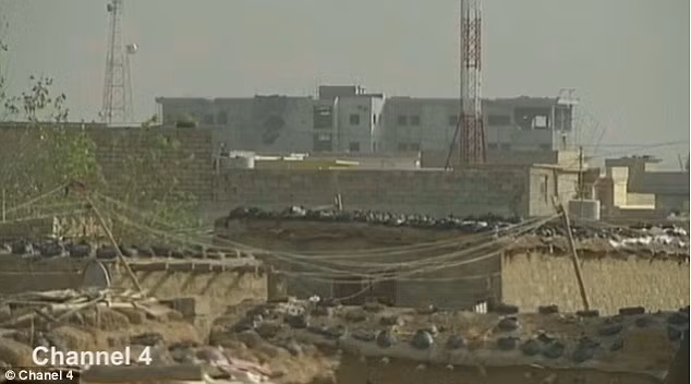 Tornado Anh thả bom xóa sổ tòa nhà IS ảnh 2