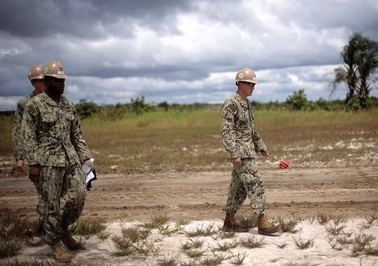 Mỹ tăng 1.000 binh sĩ tới Liberia kiểm soát Ebola ảnh 1