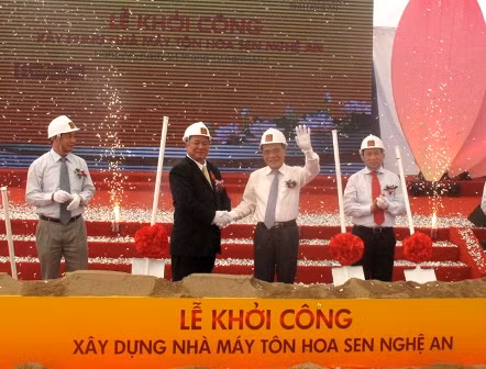 Chủ tịch Quốc hội dự Lễ khởi công Nhà máy Tôn Hoa Sen Nghệ An ảnh 1
