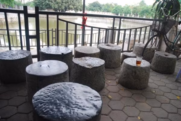 Độc đáo quán trà 'cối đá' giữa Thủ đô ảnh 2