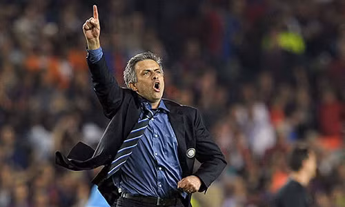 Mourinho được bình chọn là HLV xuất sắc nhất giải Ngoại hạng Anh ảnh 1