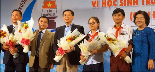 Johnathan Hạnh Nguyễn và hành trình 30 năm trở về quê hương ảnh 2