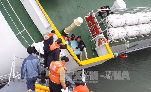  Hàn Quốc mở thầu trục vớt phà Sewol ảnh 1