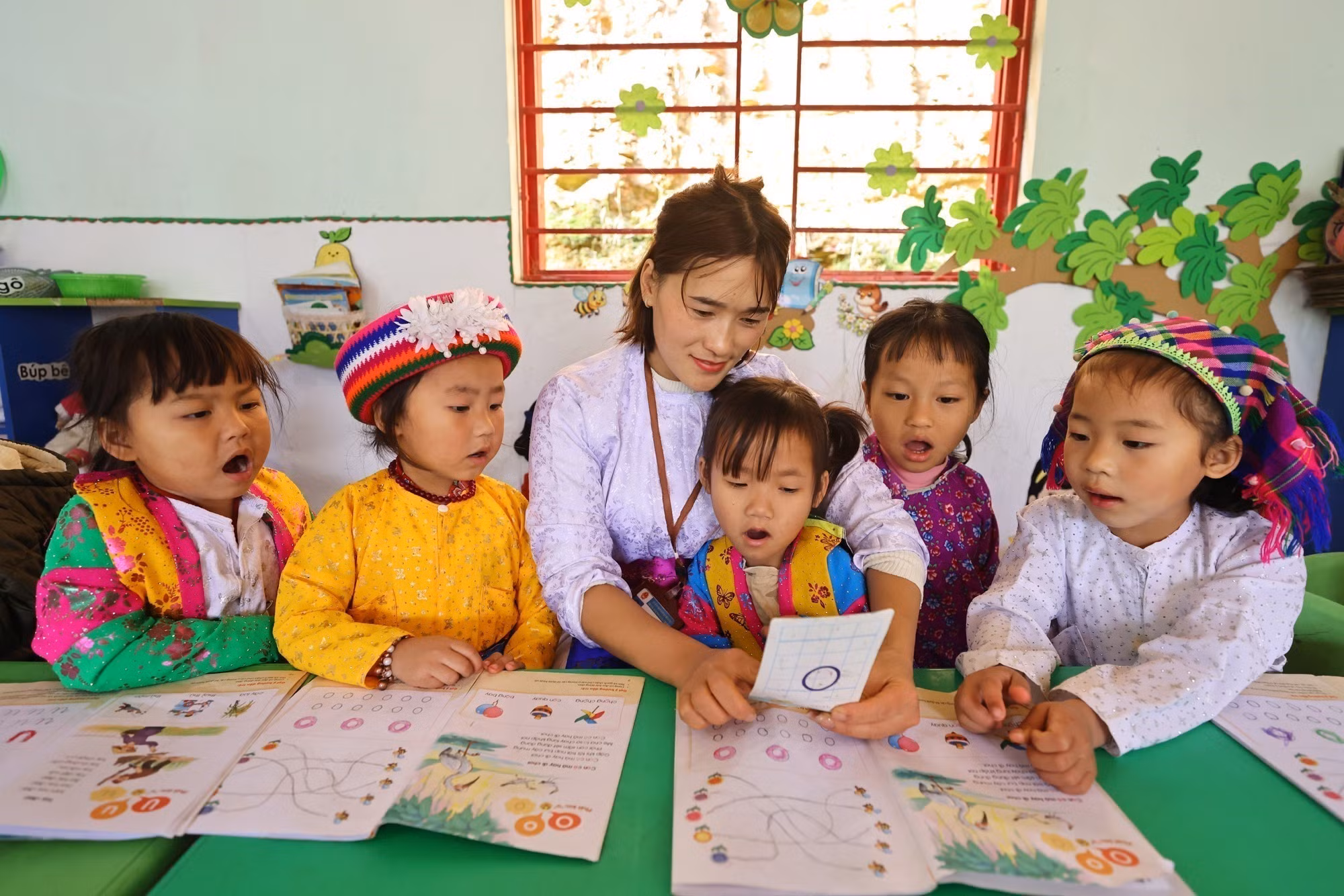 vang-thi-tro-18032026-03.jpg