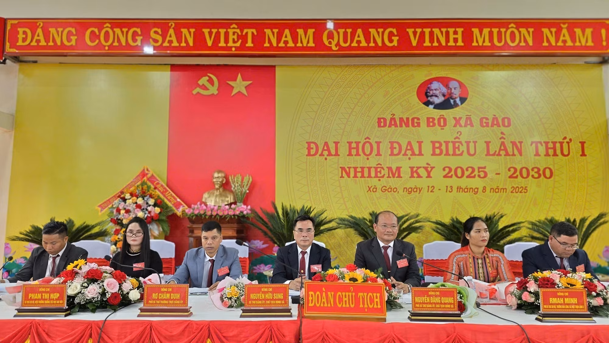Đoàn Chủ tịch điều hành Đại hội. Ảnh: Hồng Điệp - TTXVN