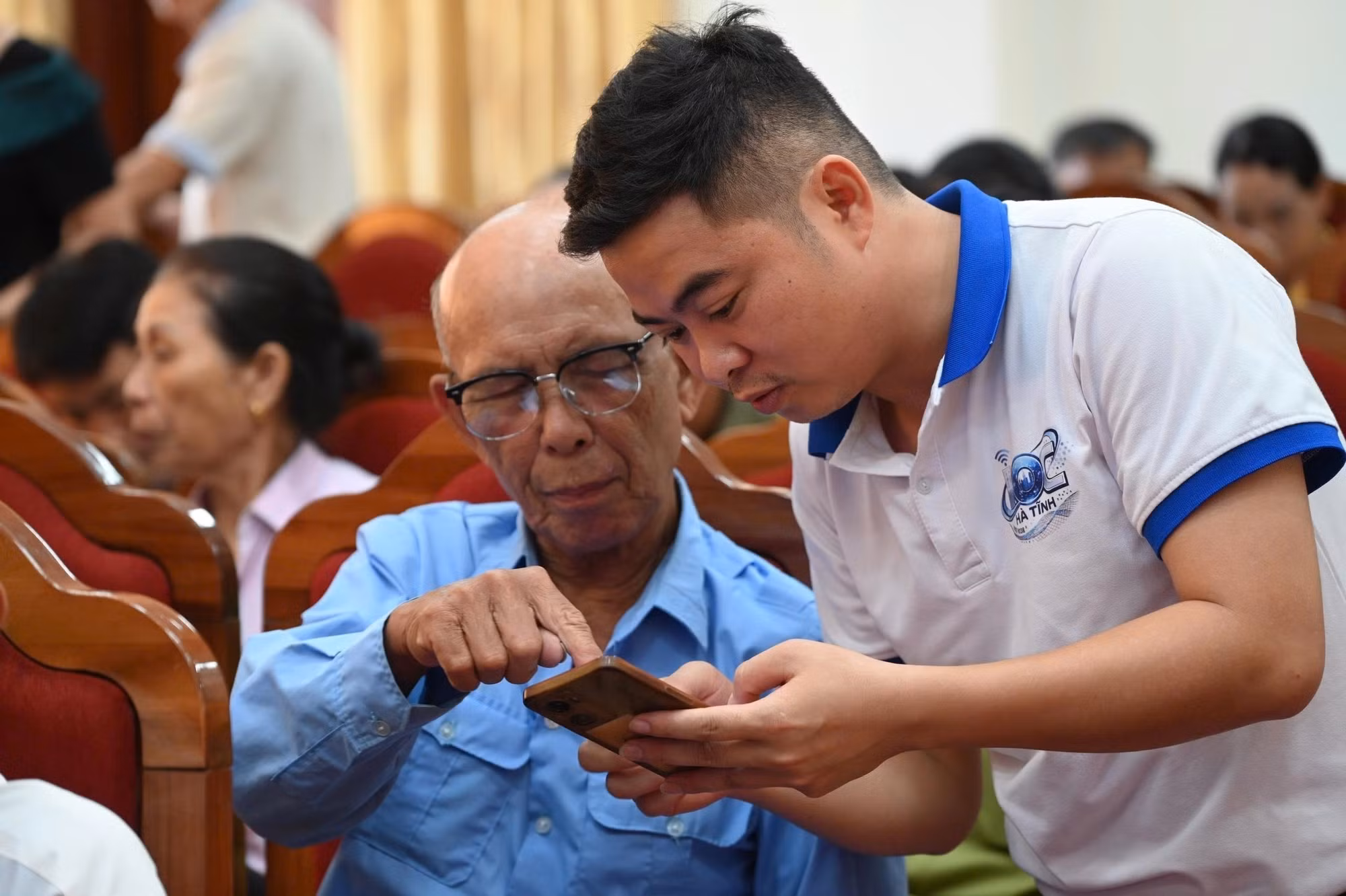 Hơn 100.000 tài khoản cài đặt ứng dụng i-HaTinh.