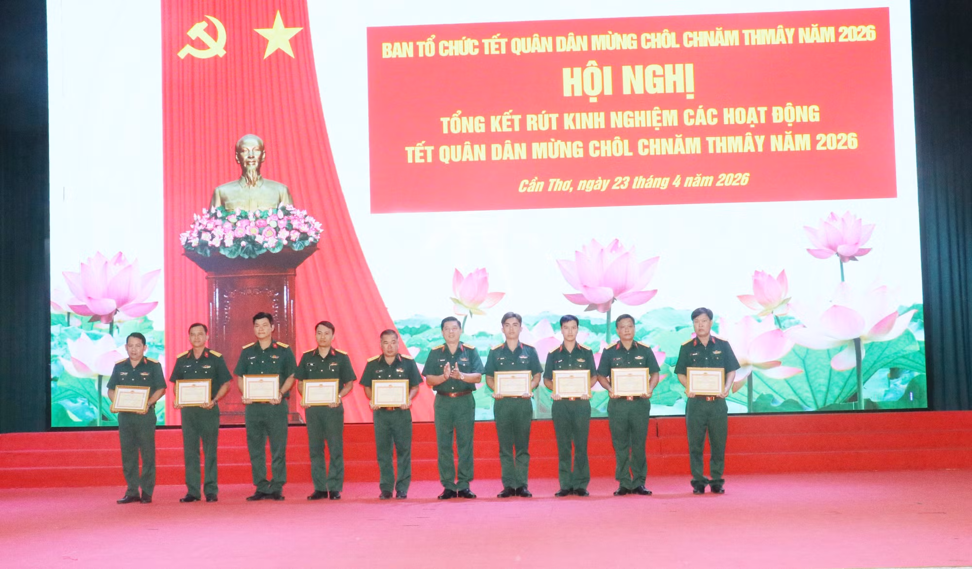 Các tập thể được nhận Giấy khen của Bộ Chỉ huy Quân sự thành phố vì có thành tích tiêu biểu trong tham gia hoạt động Tết Quân Dân mừng Chôl Chnăm Thmây năm 2026.