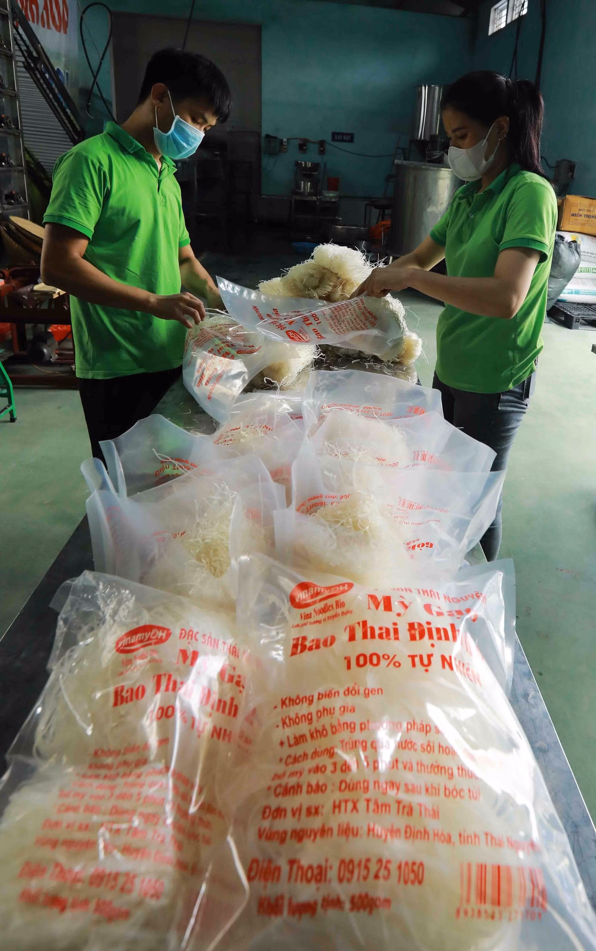 Sản phẩm mì gạo của HTX Tâm Trà Thái xã Tân Cương, thành phố Thái Nguyên đạt tiêu chuẩn OCOP 3 sao năm 2018. Ảnh: Vũ Sinh/TTXVN