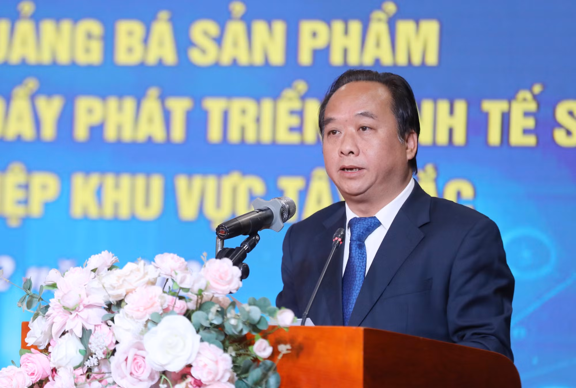 Phó Chủ tịch UBND tỉnh Điện Biên Nguyễn Minh Phú phát biểu tại Hội thảo.