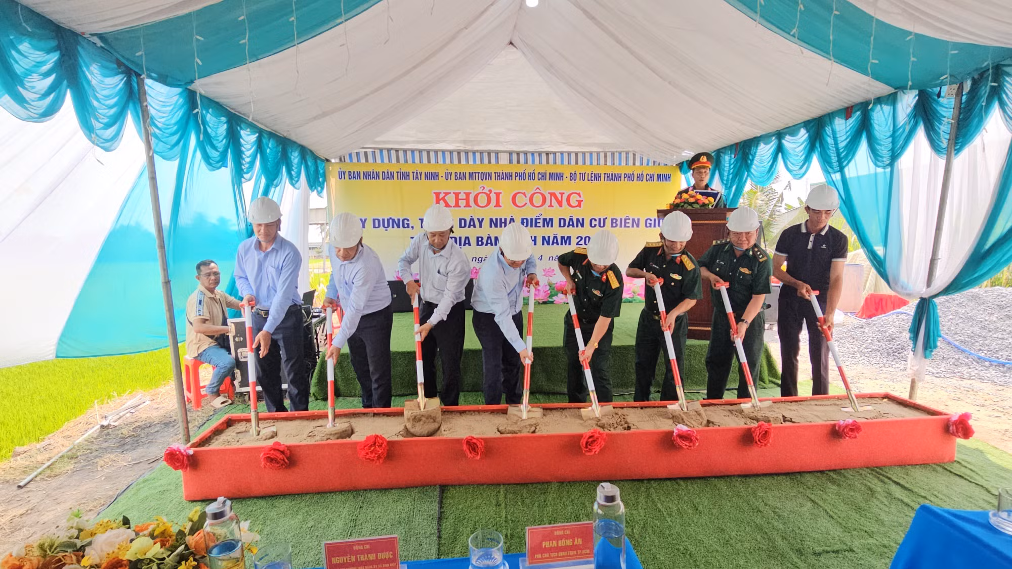 Khởi công xây dựng 10 căn nhà "Điểm dân cư liền kề chốt dân quân biên giới".