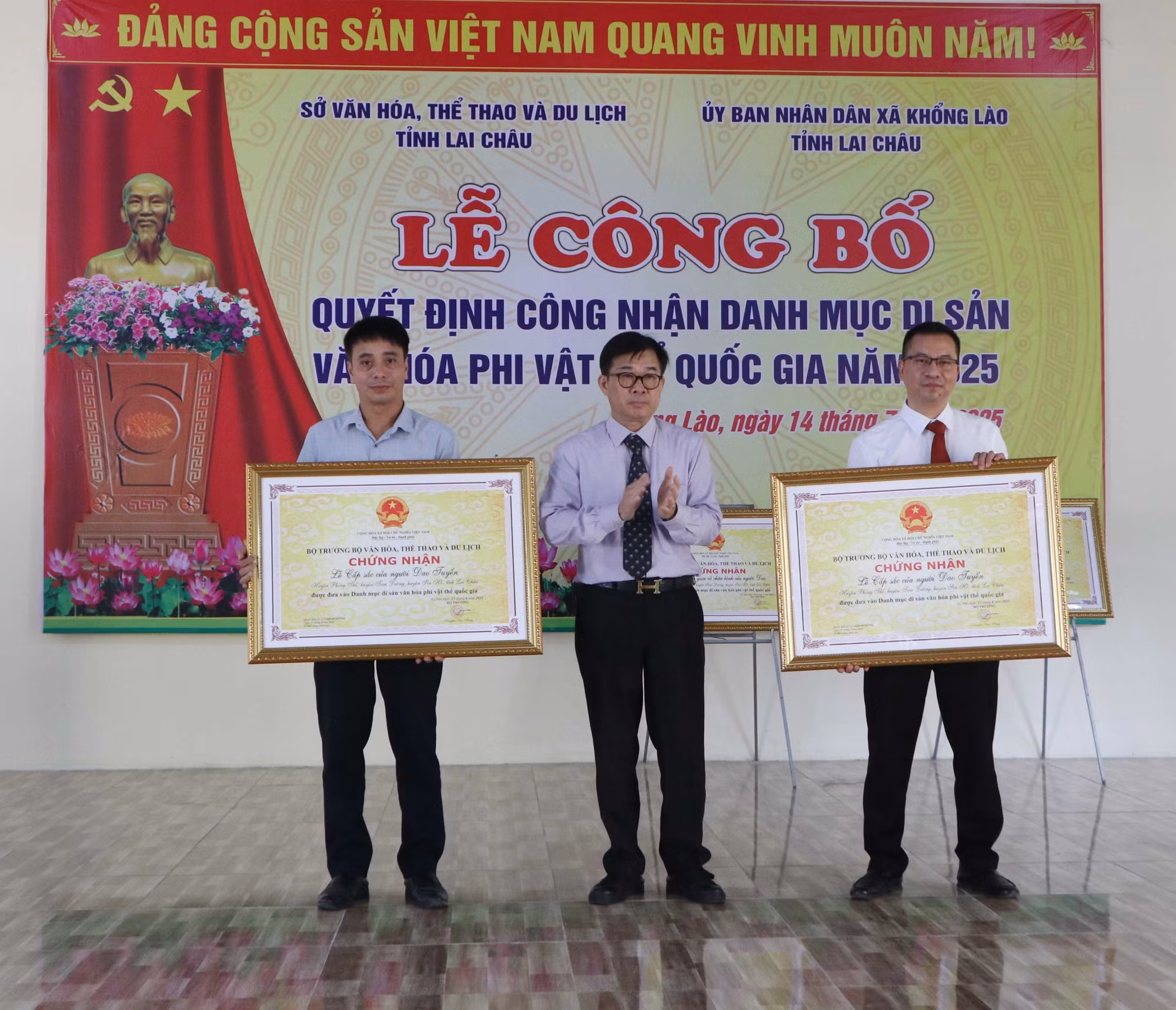Cục Di sản văn hoá trao trao chứng nhận Di sản văn hoá phi vật thể Quốc gia Lễ Cấp sắc của người Dao Tuyển.