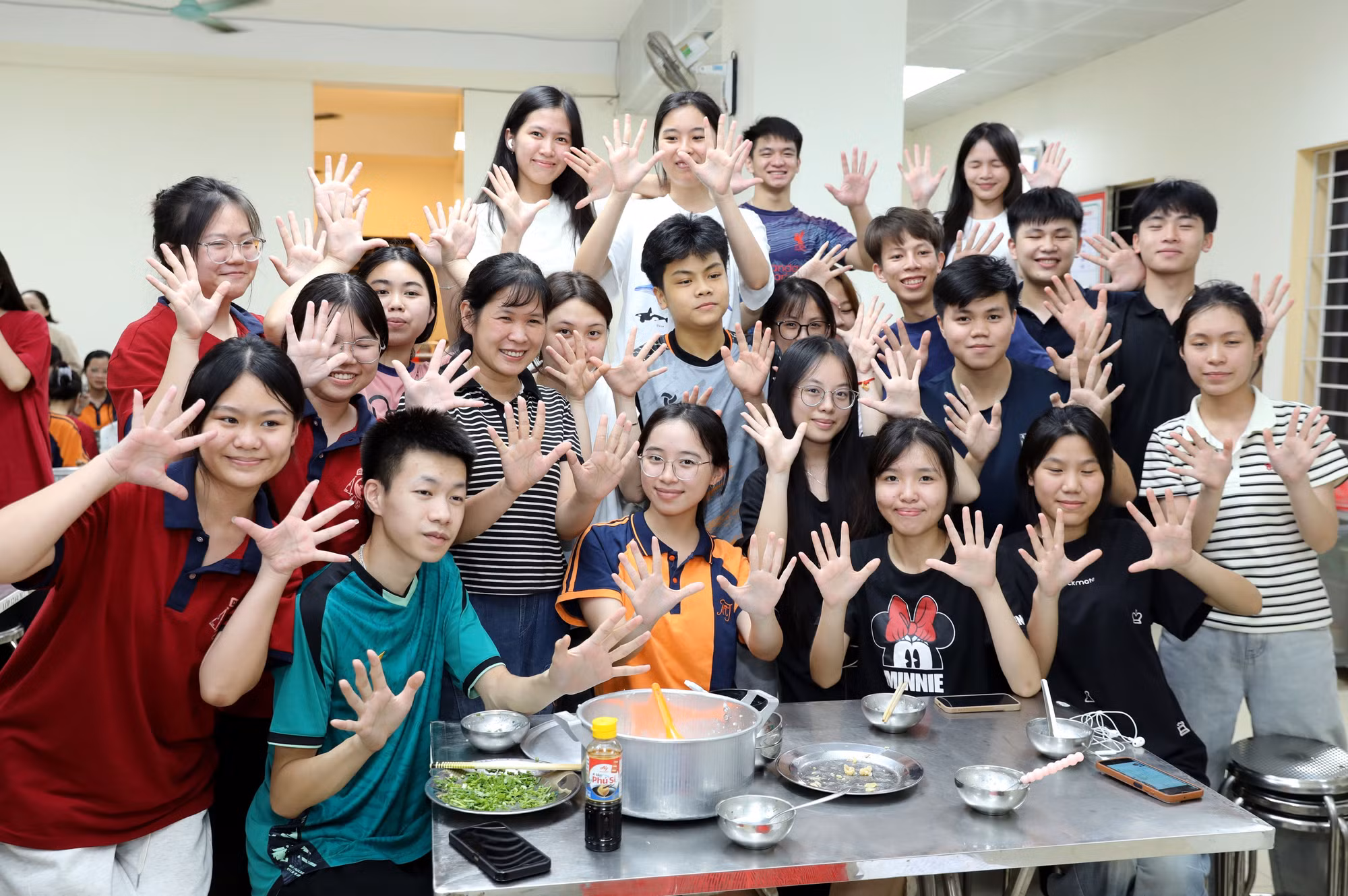 Học sinh Trường THPT Dân tộc Nội trú tỉnh Lạng Sơn thể hiện quyết tâm trước kỳ thi tốt nghiệp THPT năm 2026.