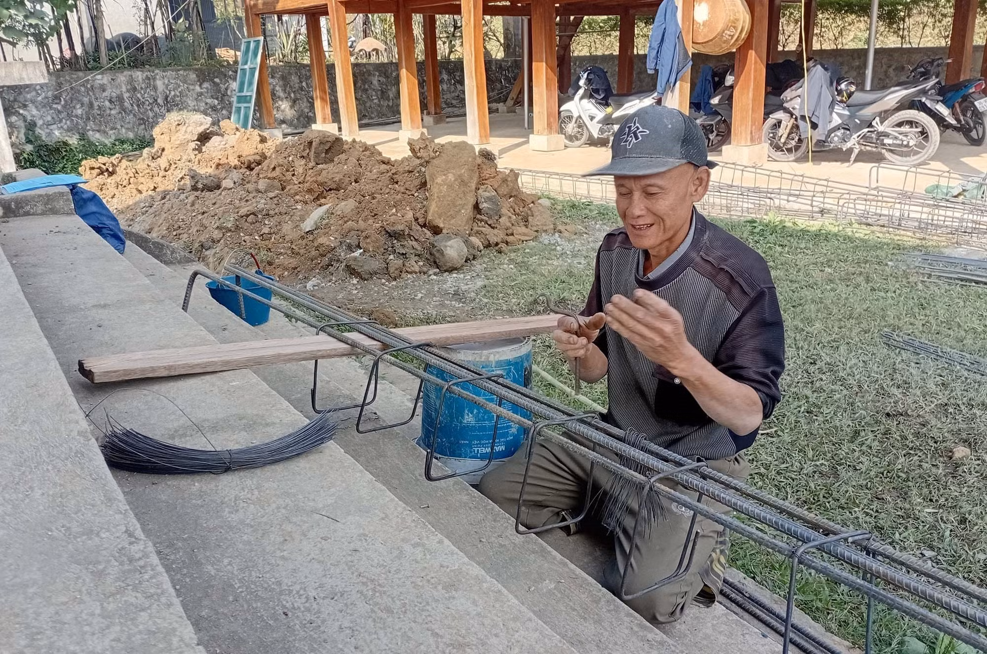 Người dân bản Phe, xã biên giới Tam Thanh, tỉnh Thanh Hóa, đã ổn định cuộc sống, khôi phục được sản xuất sau lũ.