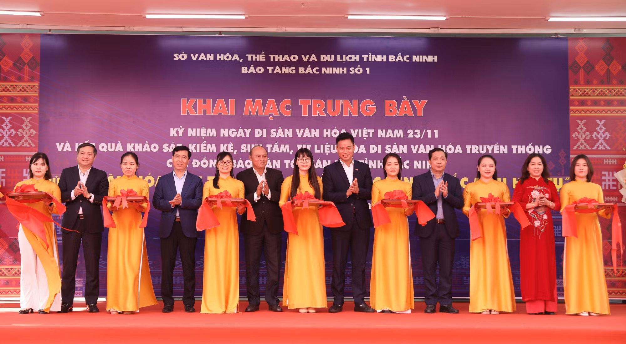 dtmn-trung-bay-21112025-01.jpg