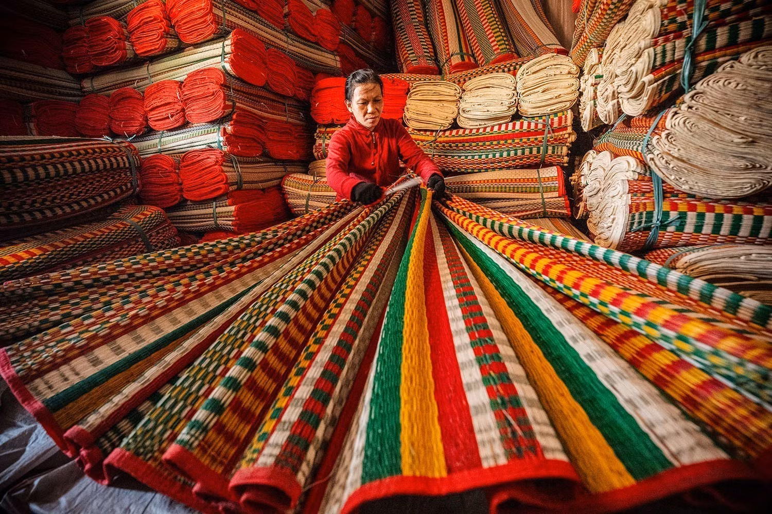 Kiểm tra chiếu thành phẩm.