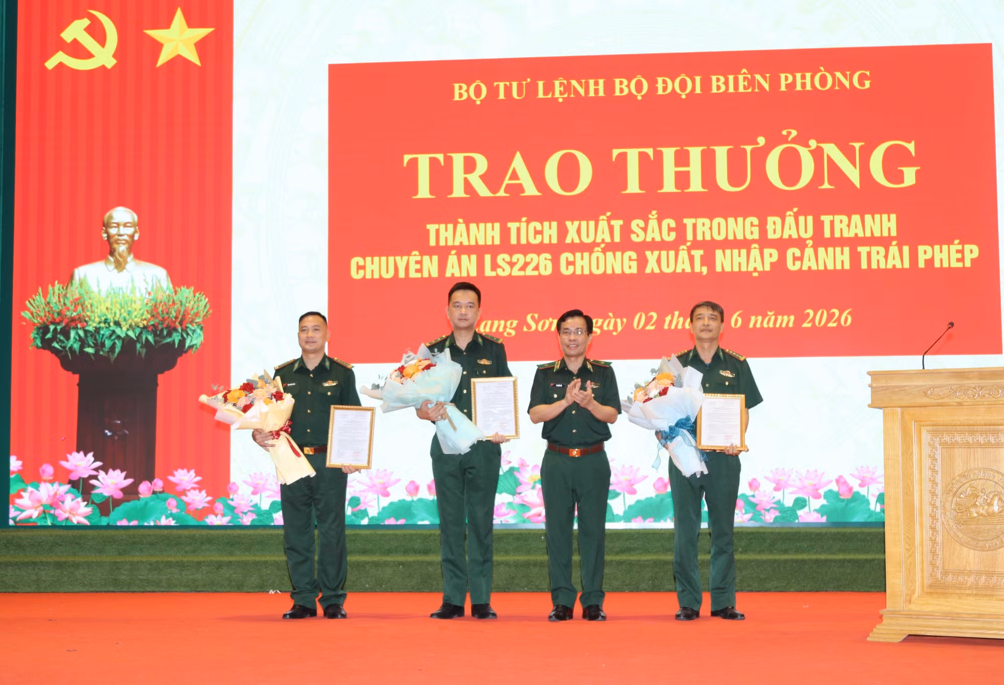 khen-thuong-02062026-8800955.jpg