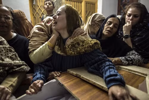 Nỗi đau tột cùng sau vụ thảm sát trường học Pakistan ảnh 2