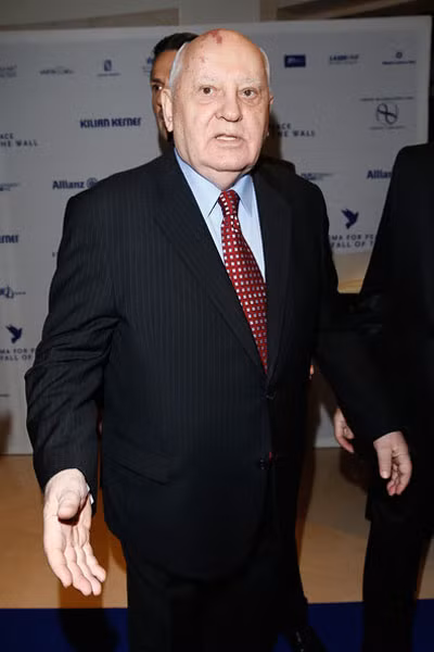 Cựu lãnh đạo Gorbachev hối thúc Mỹ, EU phá băng quan hệ với Nga ảnh 1