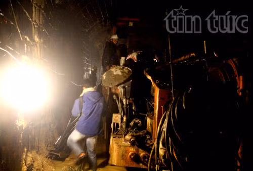 Hình ảnh cứu hộ khẩn trương vụ sập hầm thủy điện ảnh 9