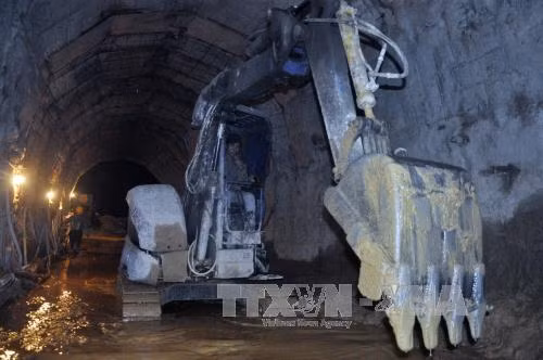  Mũi khoan từ phía sau hầm thủy điện bị sập đã thành công ảnh 1