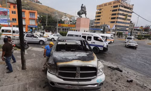 Đụng độ giữa cảnh sát và người biểu tình Mexico ảnh 1