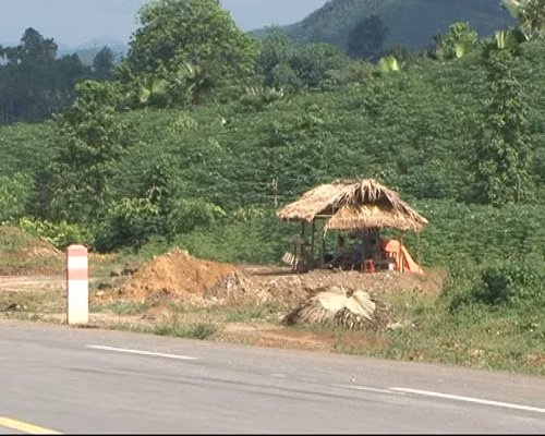 Sớm xử lý vi phạm an toàn giao thông trên cao tốc Nội Bài-Lào Cai ảnh 1