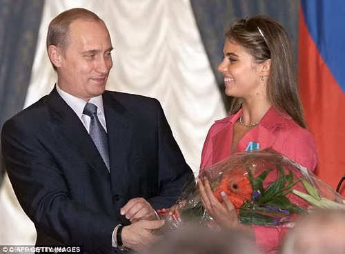 Tổng thống Putin tiết lộ 'đang yêu' ảnh 2