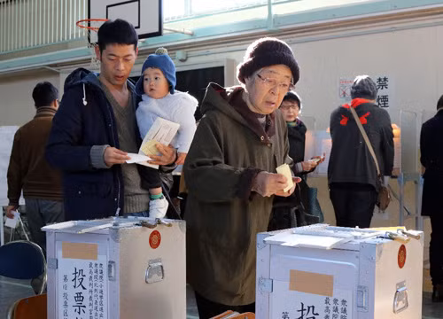 Bầu cử Hạ viện Nhật Bản: Đảng của Thủ tướng Shinzo Abe tiếp tục chiến thắng ảnh 1
