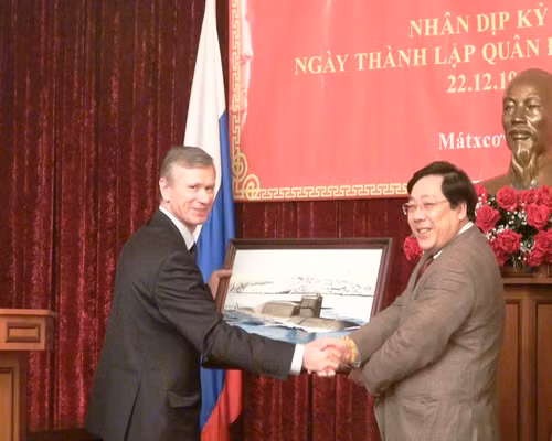 Gặp mặt cựu chuyên gia quân sự Nga nhân 70 năm thành lập QĐND ảnh 4
