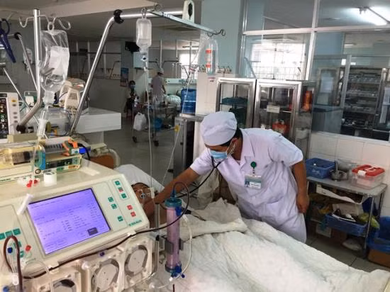 Một bệnh nhi suy đa cơ quan nghi do uống trà sữa ảnh 1